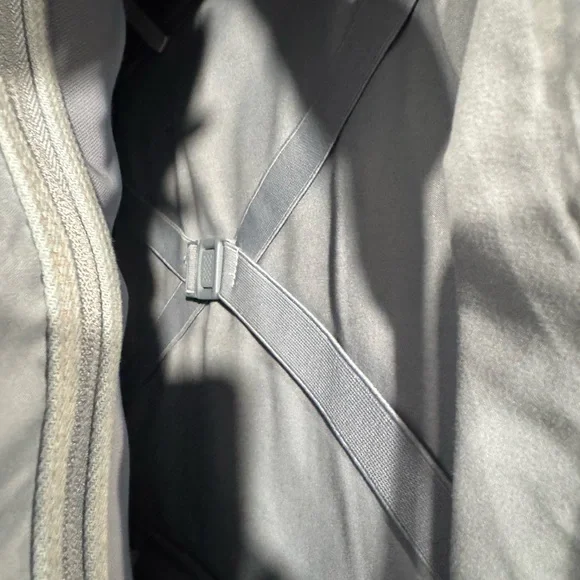 New GAP BÉIS Collaboration Travel Backpack - Picture 3 of 7